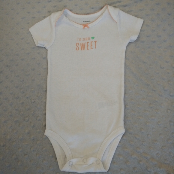 5/$20 Baby girl Carter's onesie heart 6 months - Picture 5 of 11